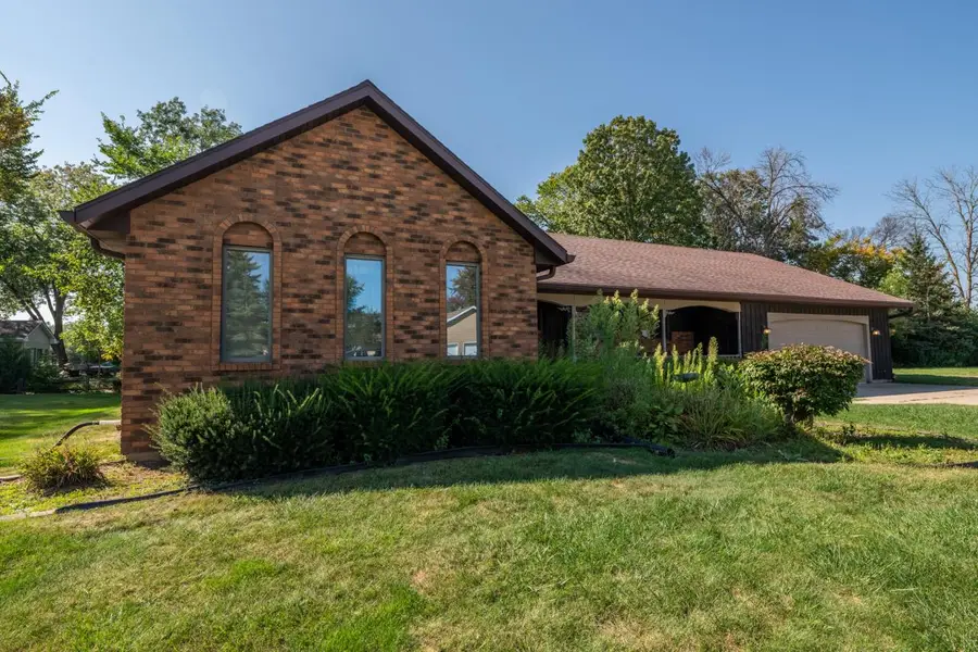 1236 Meadowview DRIVE, Menasha, WI 54952 - #3