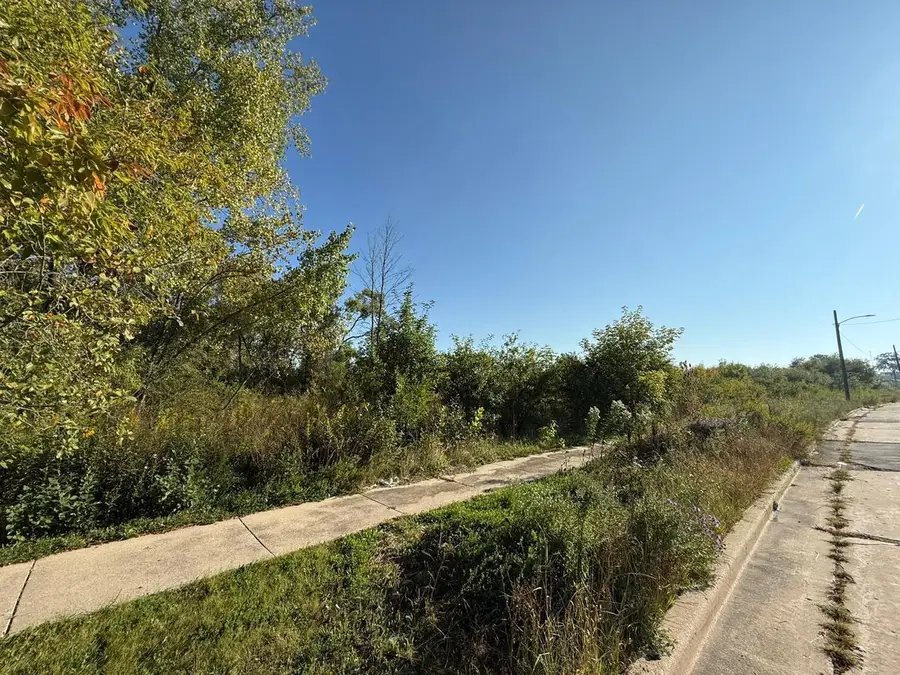 9105 N 96TH STREET, Milwaukee, WI 53224 - Image #2