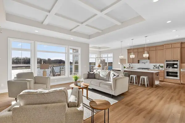 1612 White Deer TRAIL, Waukesha, WI 53186