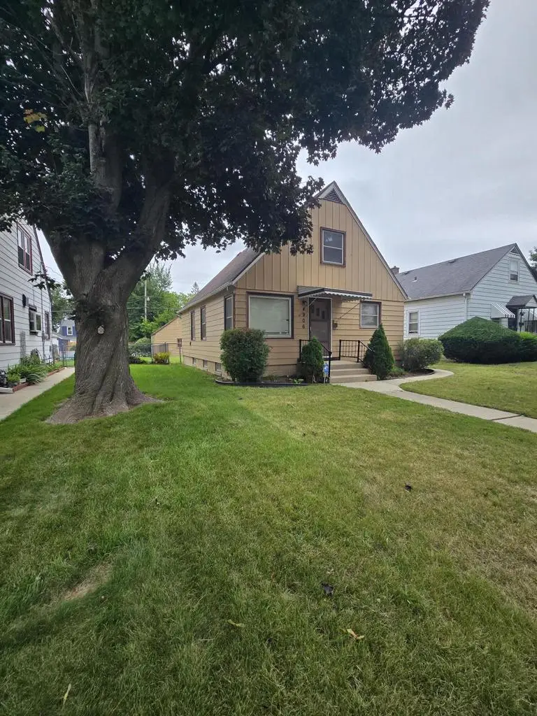 4906 N 24th PLACE, Milwaukee, WI 53209 - #2