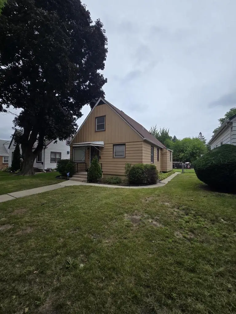 4906 N 24th PLACE, Milwaukee, WI 53209 - #3