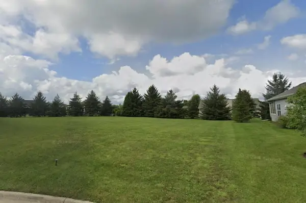 511 WOODLAWN COURT #F, Williams Bay, WI 53191