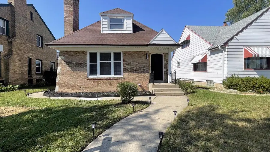 4249 N 18th STREET, Milwaukee, WI 53209 - Image #2