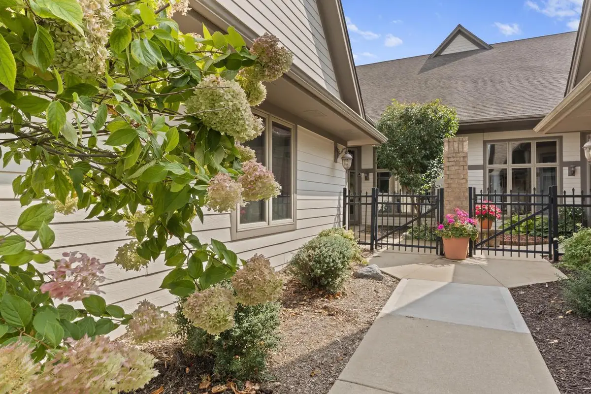 7513 W Tuckaway Pines CIRCLE, Franklin, WI 53132 - Image #1