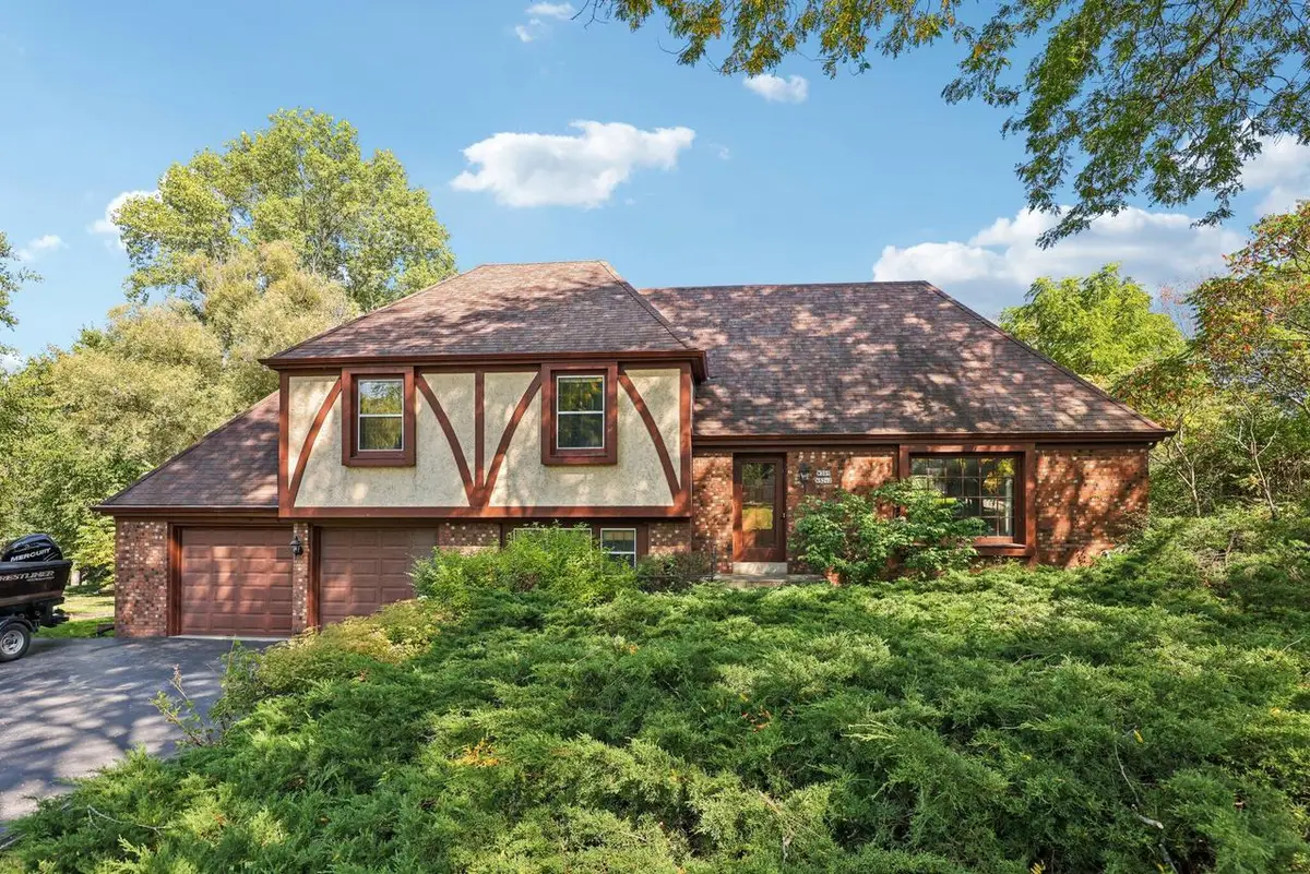 W305N5260 Gail LANE, Hartland, WI 53029 - Image #1