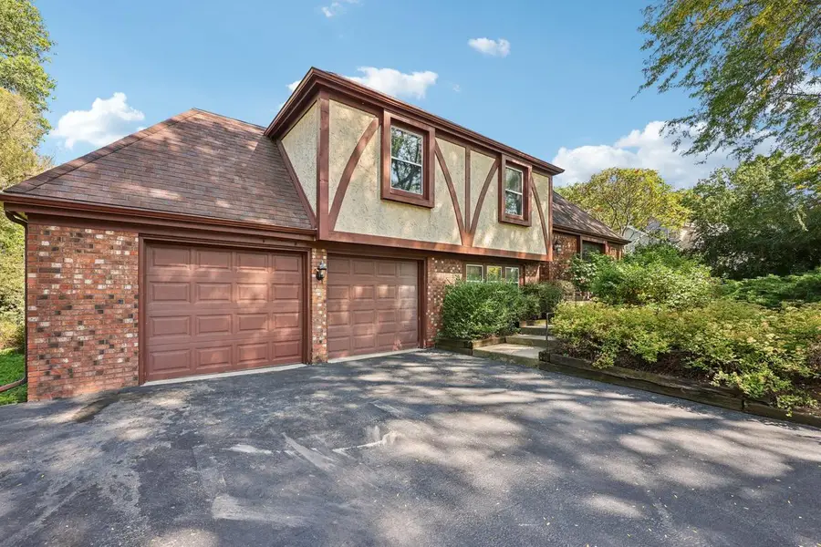 W305N5260 Gail LANE, Hartland, WI 53029 - Image #2