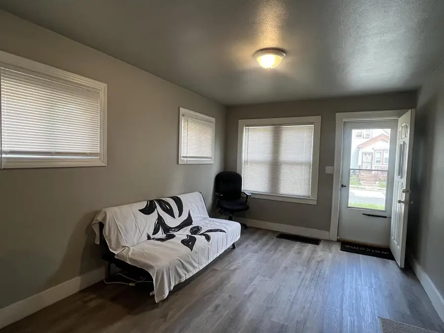 4233 W Sieben PLACE, Milwaukee, WI 53216 - Image #3