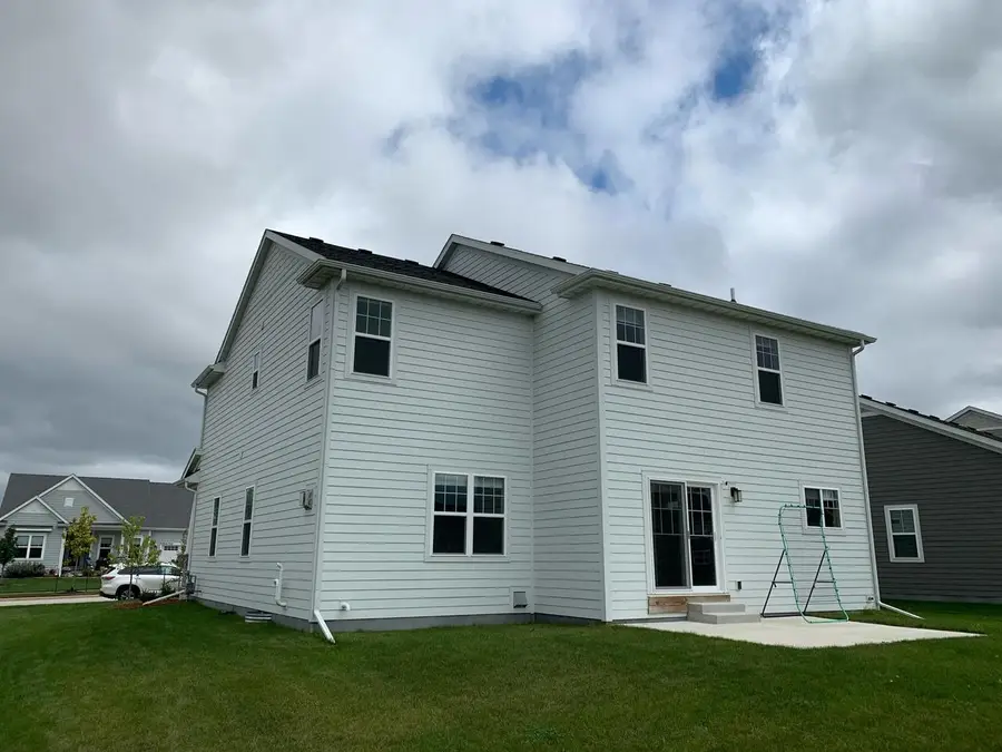 N114W7191 Oakmont DRIVE, Cedarburg, WI 53012 - Image #3