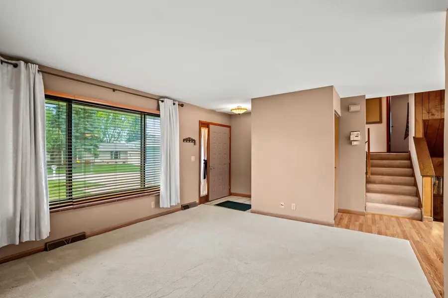 114 Carpenter COURT, Mukwonago, WI 53149 - Image #2