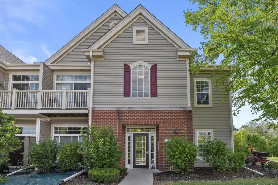 W206N16743 Blackberry CIRCLE #1628, Jackson, WI 53037 - Image #2