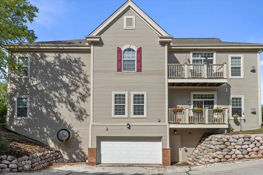 W206N16743 Blackberry CIRCLE #1628, Jackson, WI 53037 - Image #3