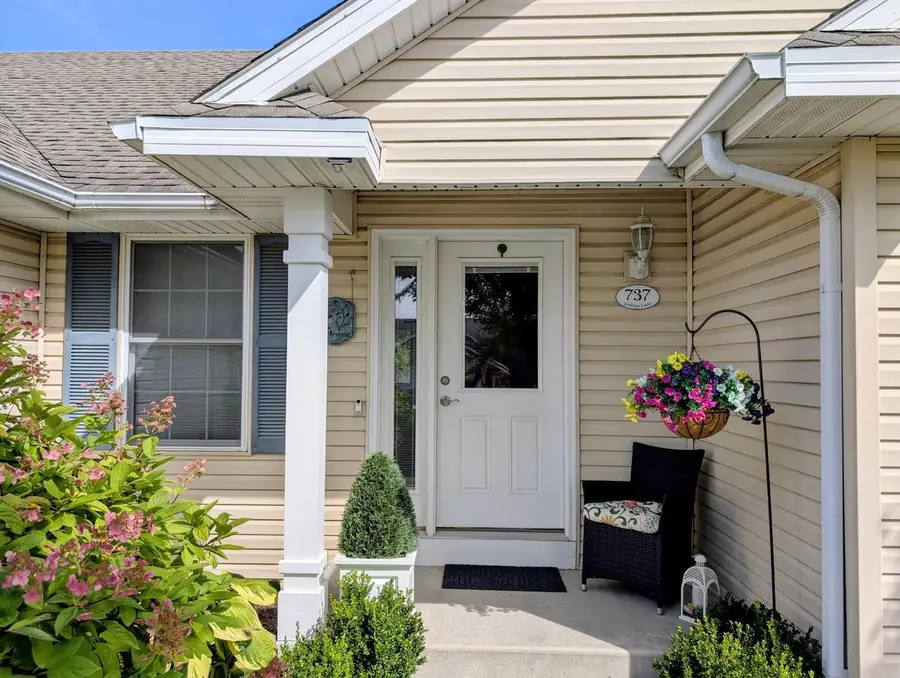 737 N Joshua LANE, Lake Geneva, WI 53147 - Image #3