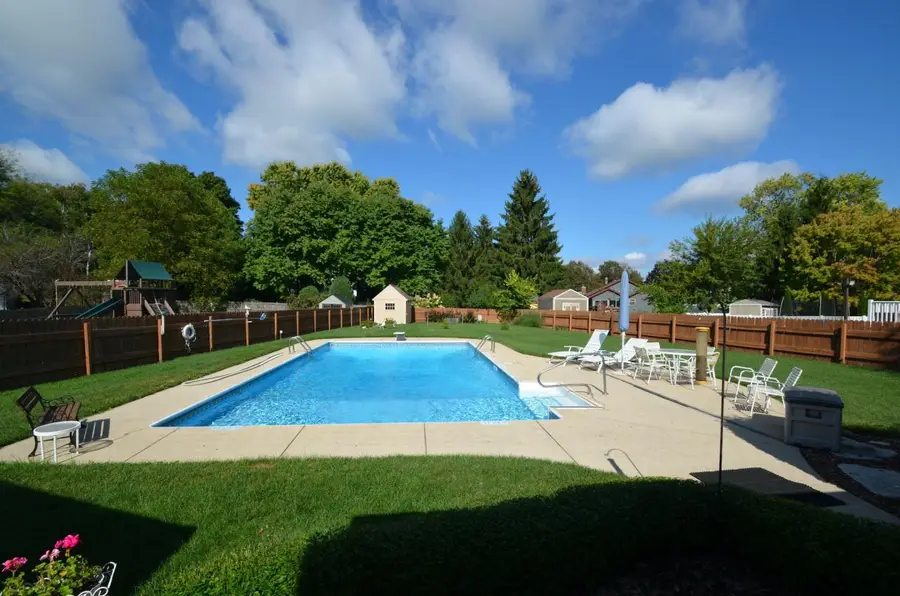 802 S Comanche LANE, Waukesha, WI 53188 - Image #2