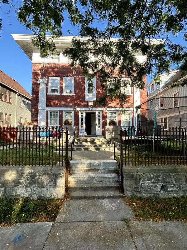 1546 S Layton BOULEVARD, Milwaukee, WI 53215