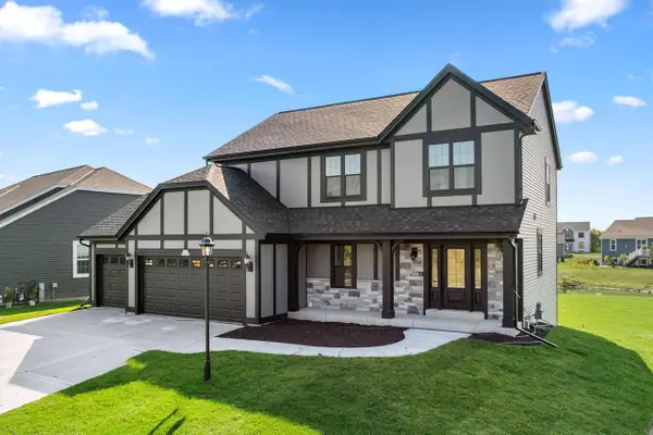 N174W20671 Laurel Springs CIRCLE, Jackson, WI 53037