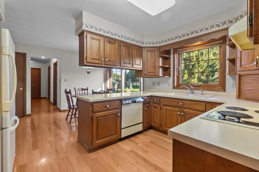 611 W Estate COURT, Elkhorn, WI 53121 - Image #2