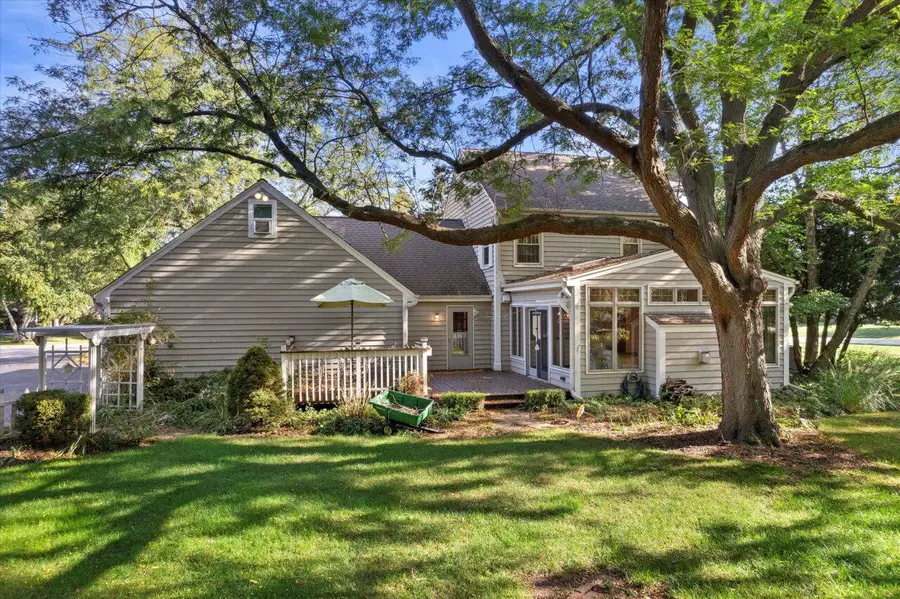 372 Birch ROAD, Delafield, WI 53018 - Image #2