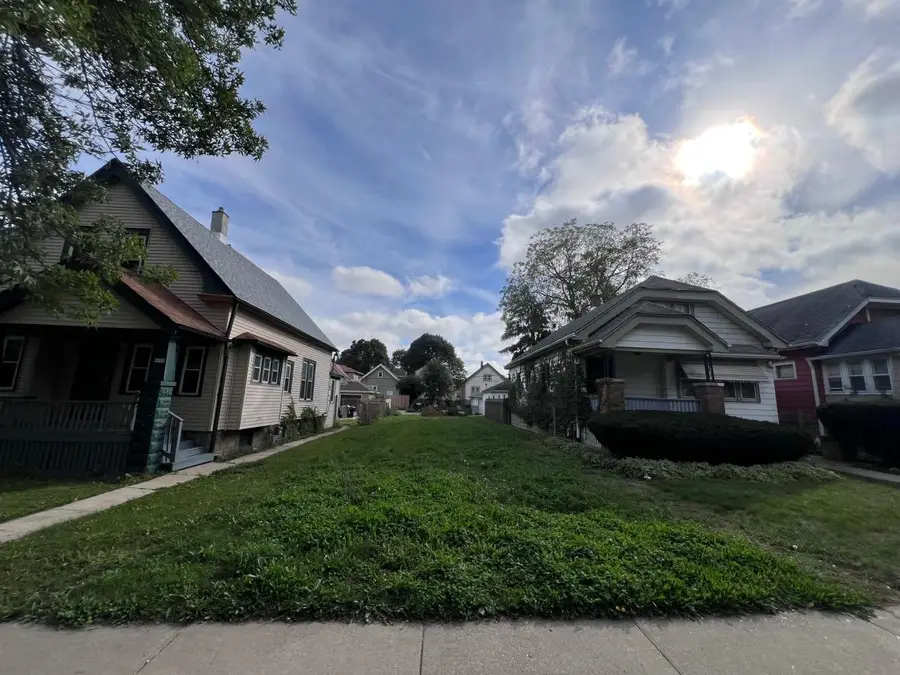 4024 N 19TH STREET, Milwaukee, WI 53209 - #3