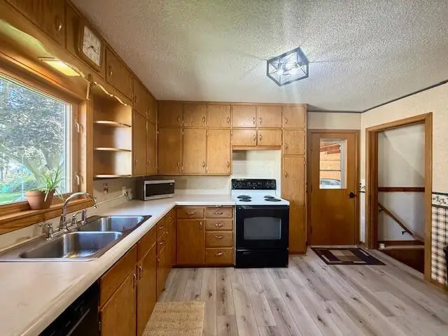 524 Kingston STREET N, Caledonia, MN 55921 - #2