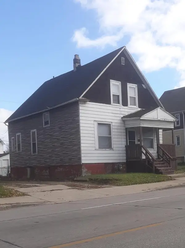 2468 N 35th STREET, Milwaukee, WI 53210