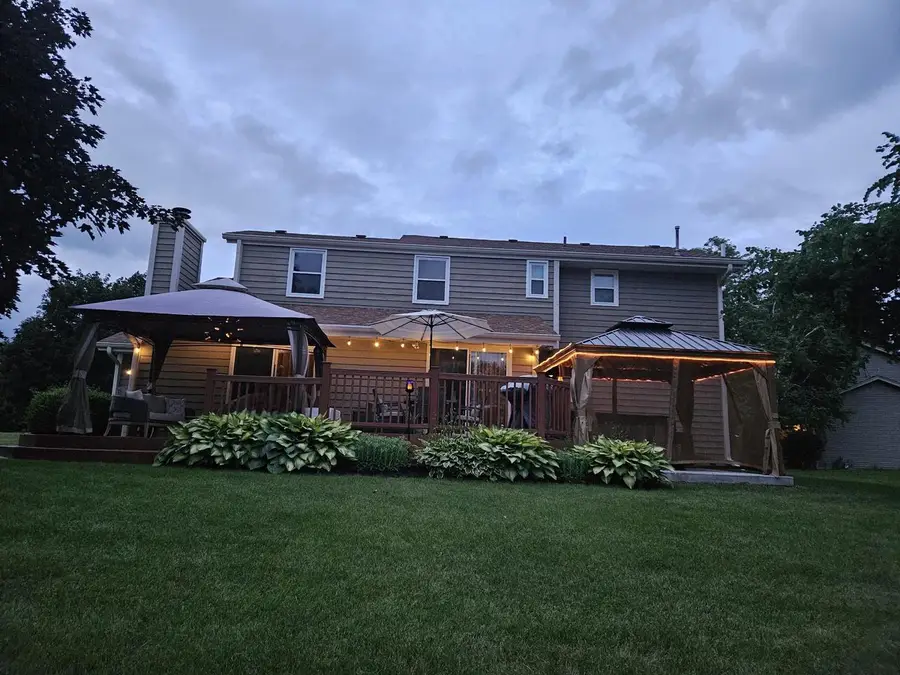 N104W14459 Heritage Hills PARKWAY, Germantown, WI 53022 - Image #2