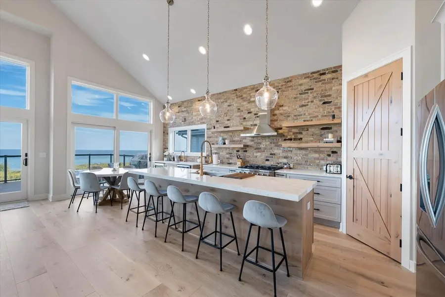 1082 Seanma Wynd, Grafton, WI 53024 - Image #3