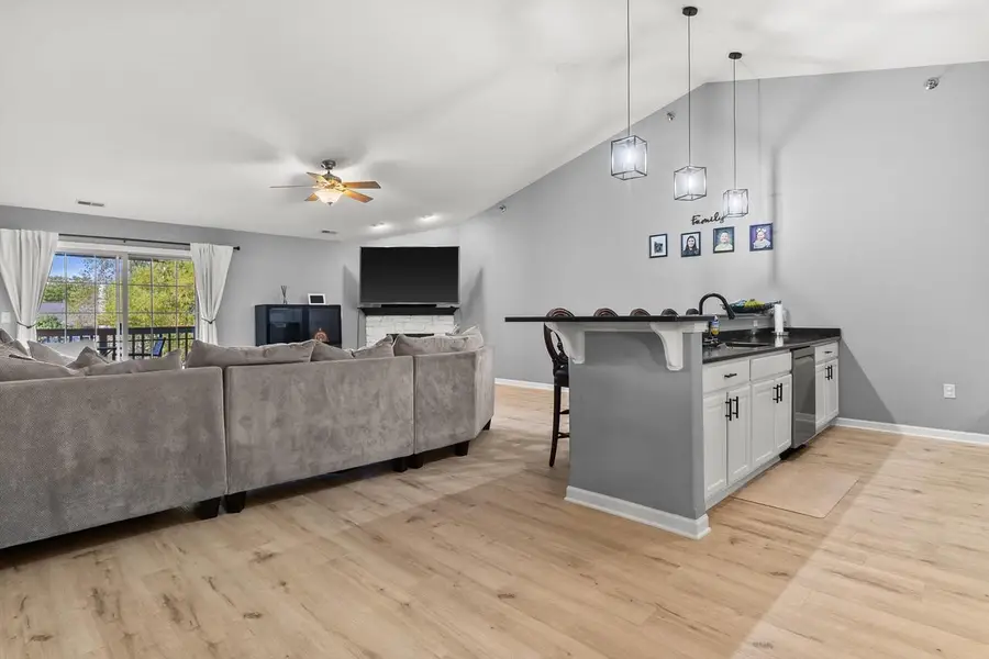 W162S7043 Olive CIRCLE, Muskego, WI 53150 - Image #3