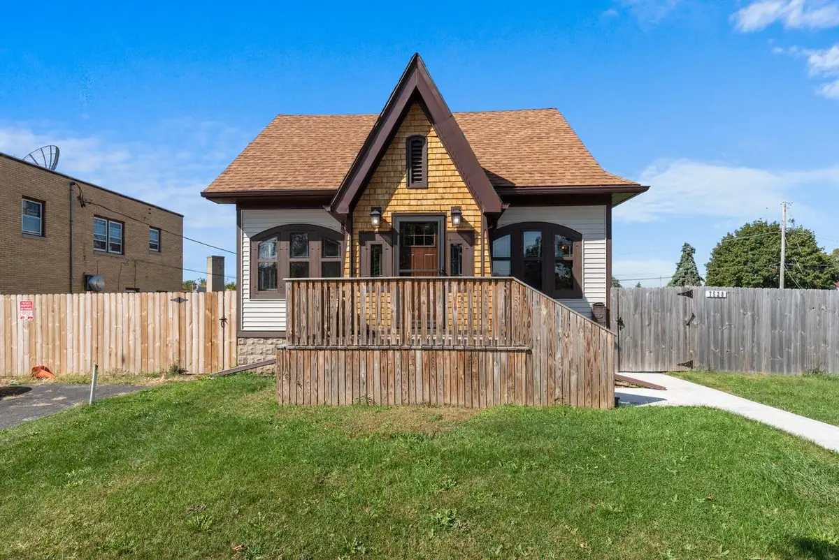 7528 W Beloit ROAD, West Allis, WI 53219 - Image #1