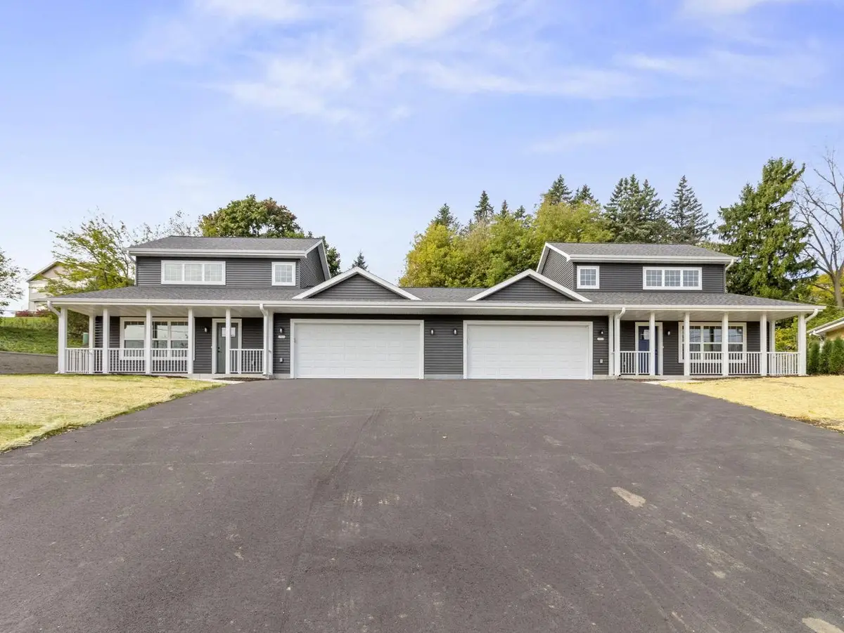 1914 River DRIVE N, West Bend, WI 53090 - #1