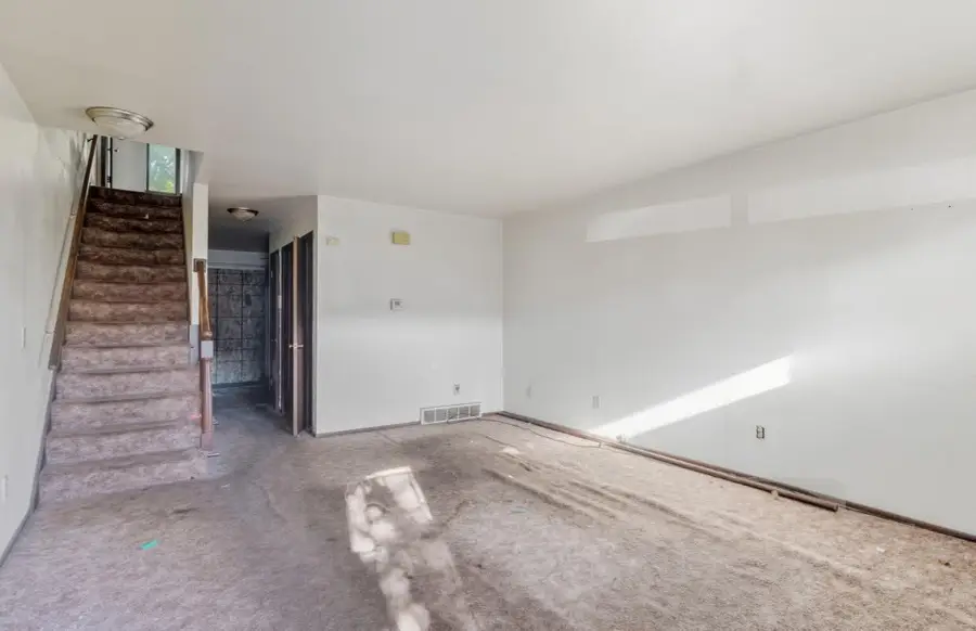6254 W Port AVENUE #C18, Milwaukee, WI 53223 - #3