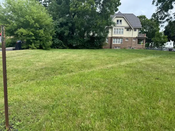 1510 W WRIGHT STREET, Milwaukee, WI 53206