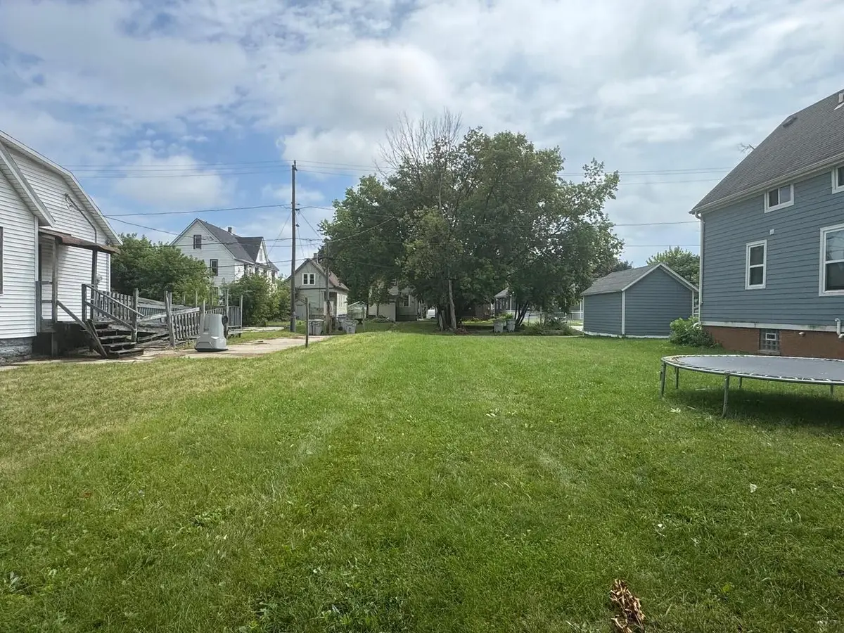 2448 N 16TH STREET, Milwaukee, WI 53206 - #1