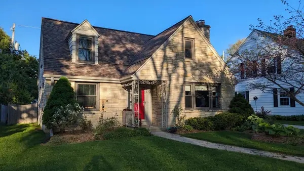 2544 N 94th STREET, Wauwatosa, WI 53226