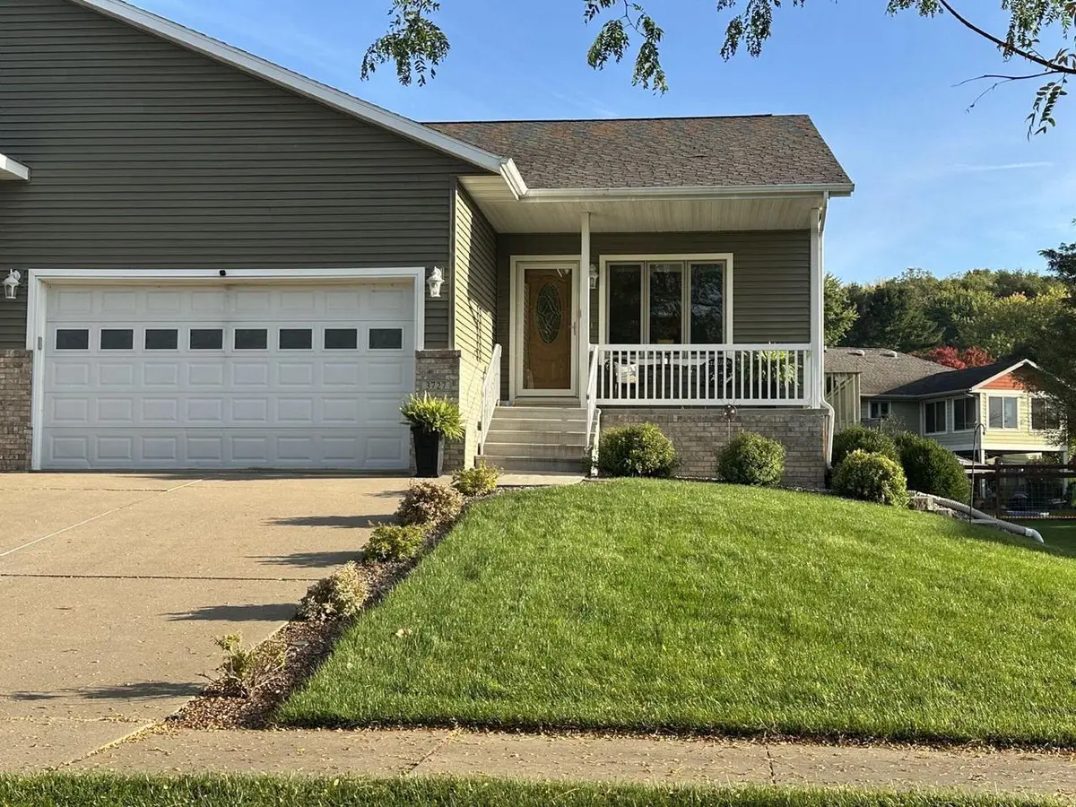 3727 Emerald DRIVE E, Onalaska, WI 54650 - Image #1