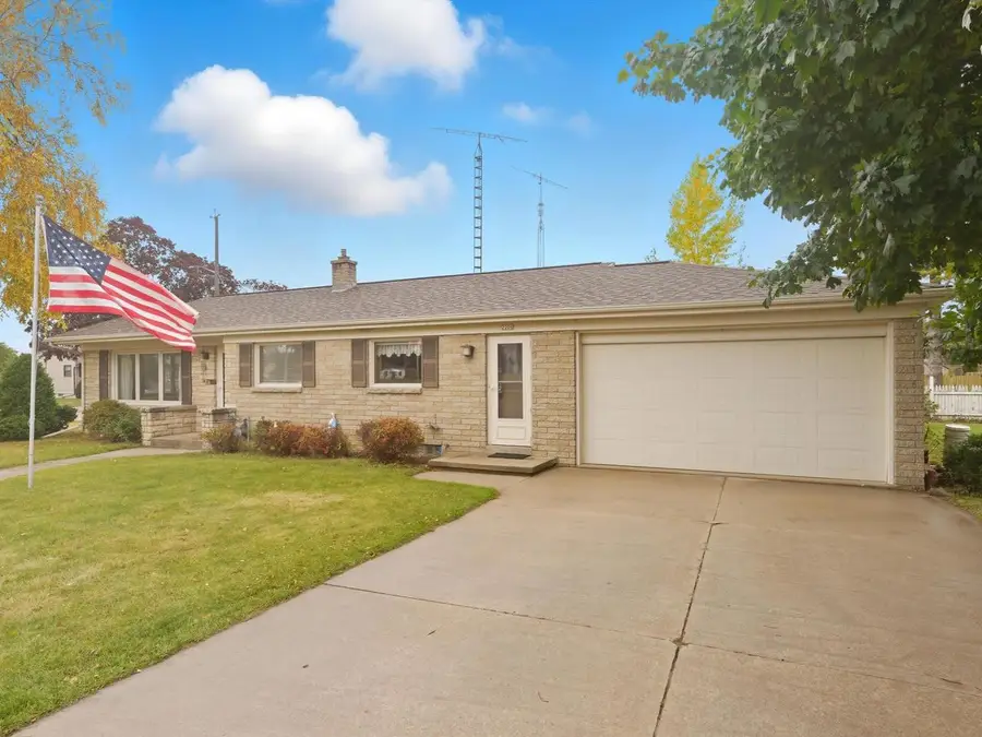 2206 Division STREET, Manitowoc, WI 54220 - #3