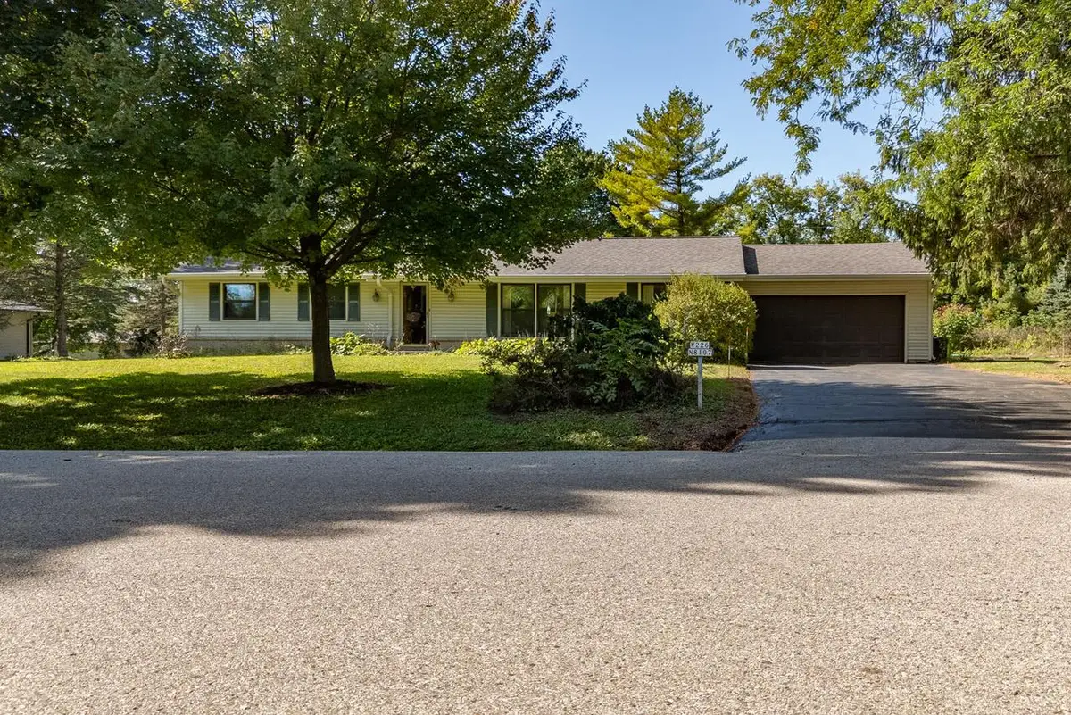 W226N8107 Longview DRIVE, Lisbon, WI 53089 - Image #1