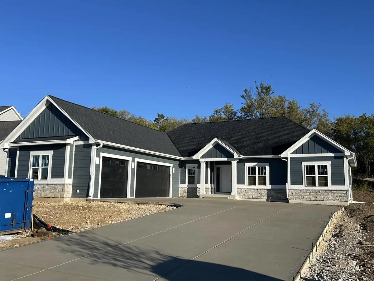 N55W25282 Crescent Hill DRIVE, Sussex, WI 53089 - Image #1