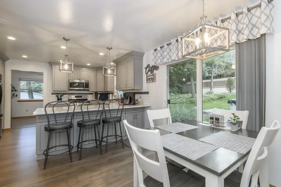 S75W32101 Paul LANE, Mukwonago, WI 53149 - Image #2