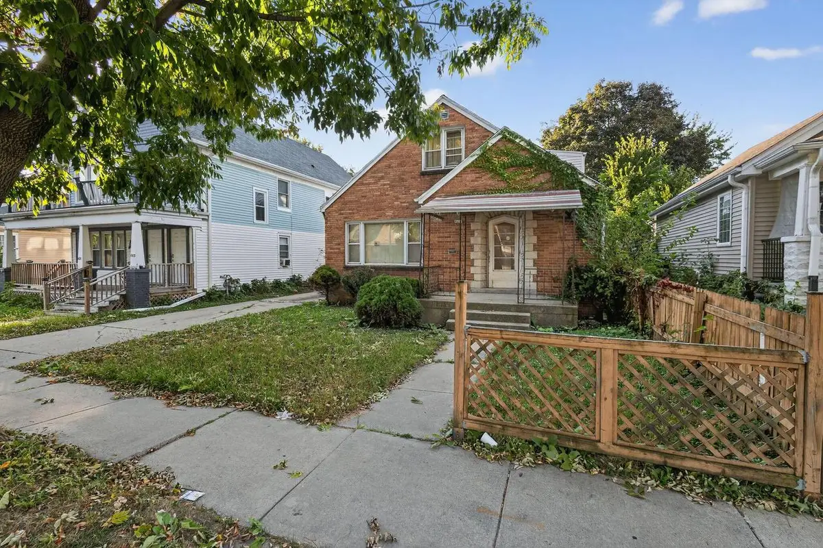 4217 W Bonny PLACE, Milwaukee, WI 53216 - Image #1