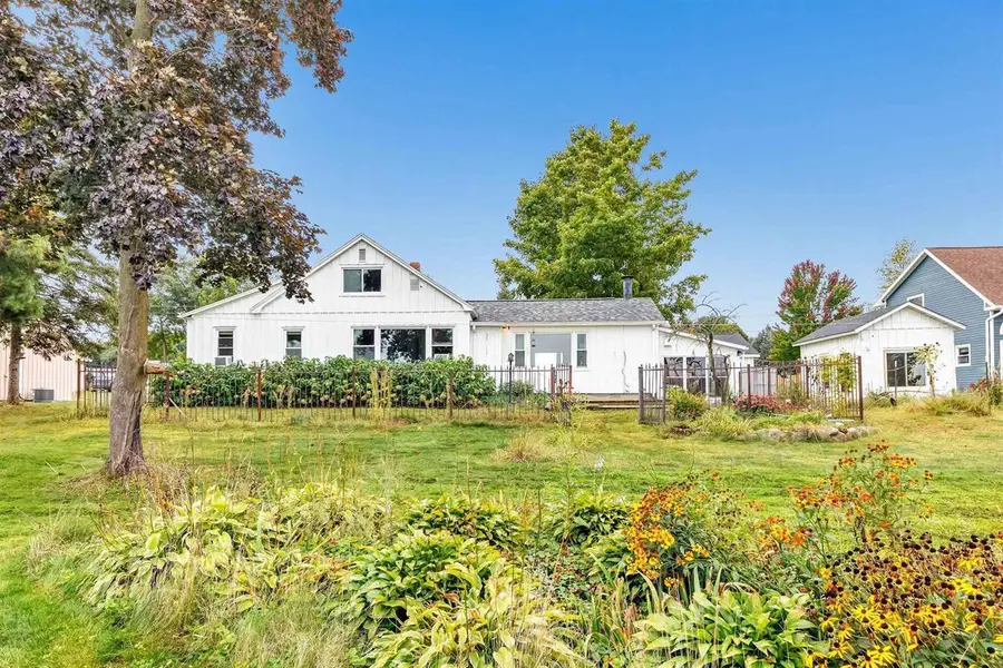 E5698 Waukaunaka STREET, Weyauwega, WI 54983 - Image #2