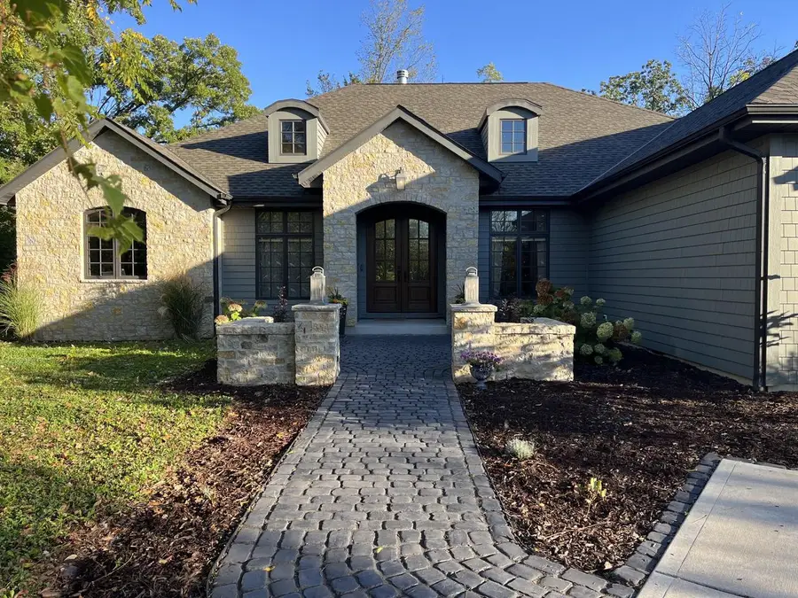 16970 W Small ROAD, New Berlin, WI 53151 - Image #2