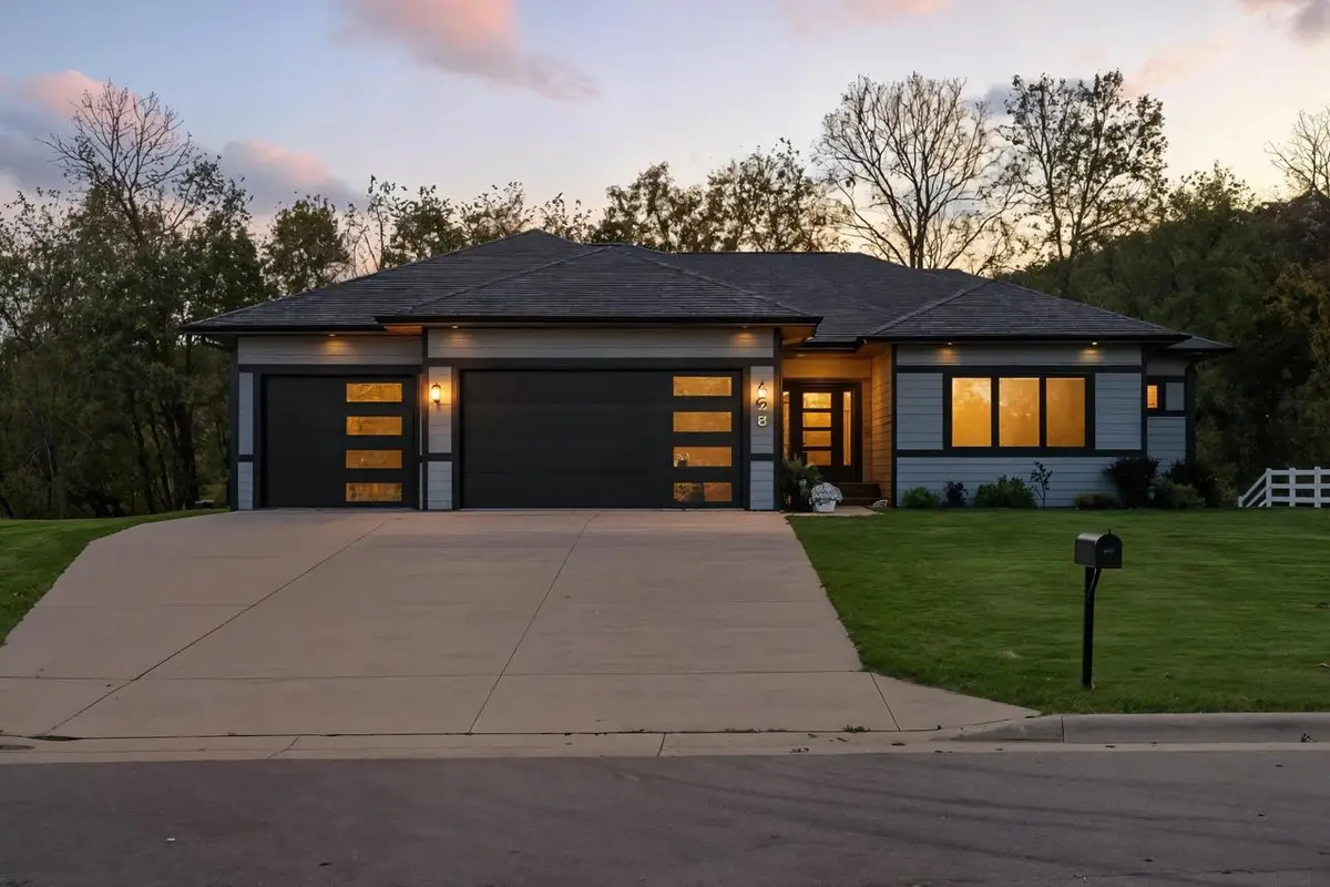 428 Backstretch COURT, La Crescent, MN 55947 - Image #1