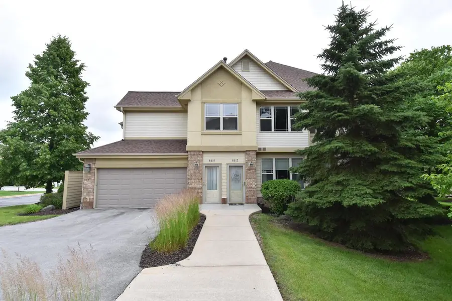 8619 S Deerwood LANE, Franklin, WI 53132 - Image #2
