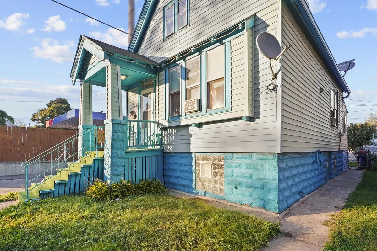 2116 W Burnham STREET, Milwaukee, WI 53204 - Image #1