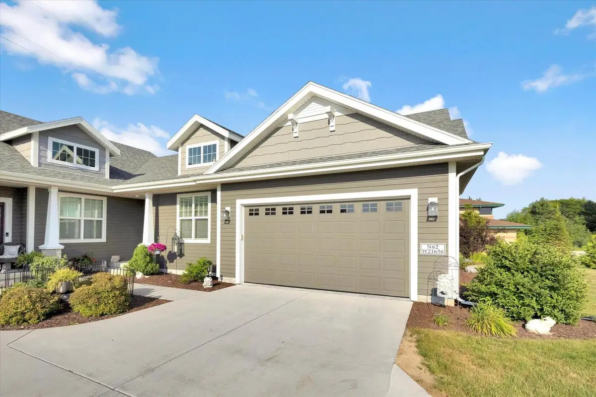 N62W21656 Augusta PARKWAY, Menomonee Falls, WI 53051 - Image #1