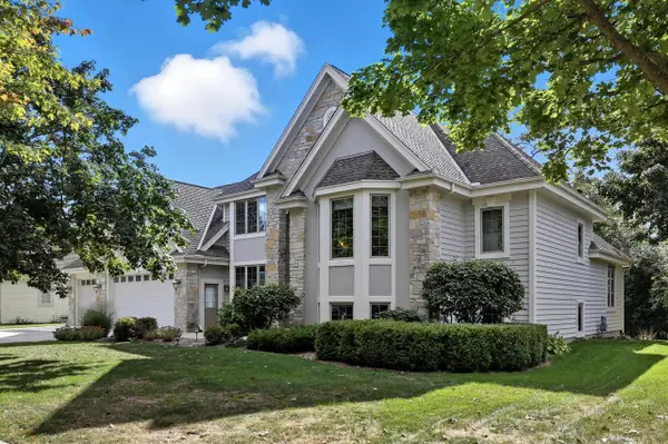 915 Schloemer DRIVE, West Bend, WI 53095