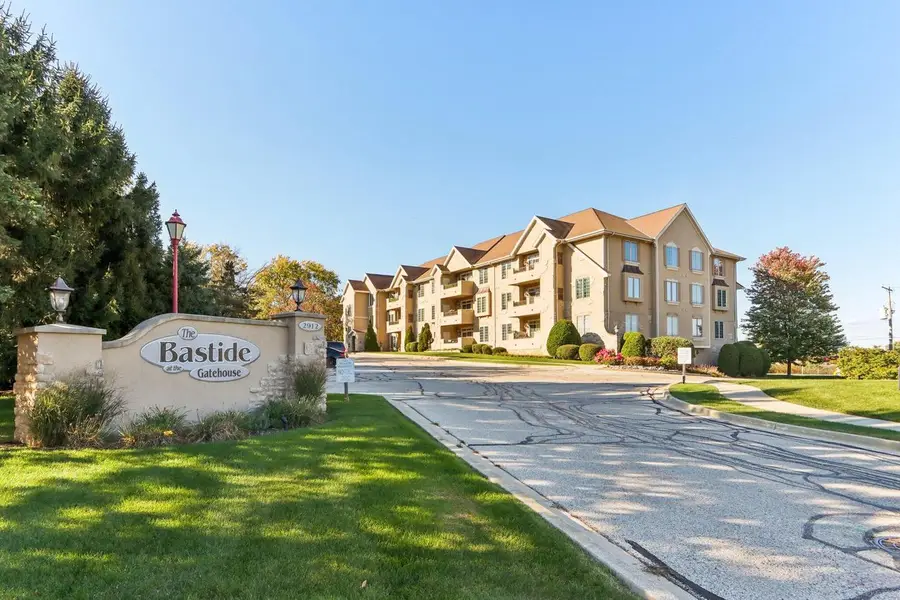 2912 N University DRIVE #208, Waukesha, WI 53188 - Image #2