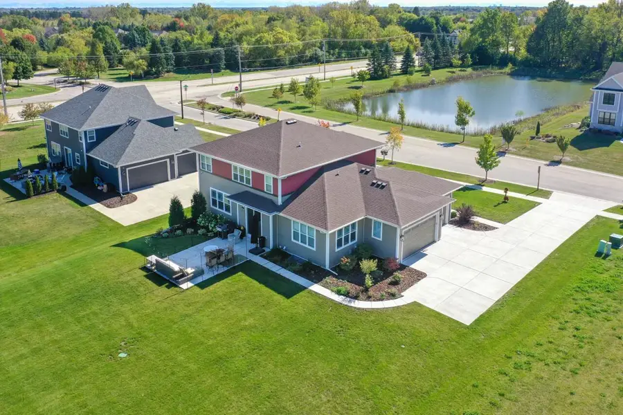 7690 W Preserve PARKWAY, Mequon, WI 53097 - #2