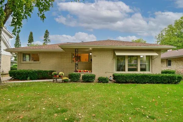 3013 S 82nd STREET, West Allis, WI 53219