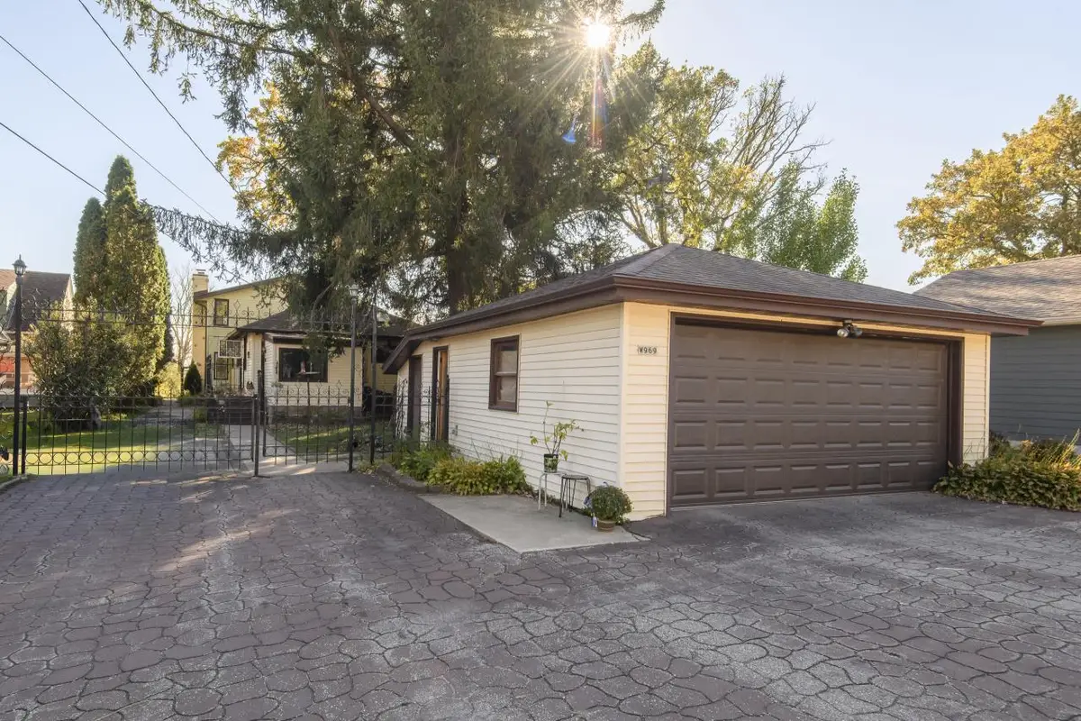 W969 Miramar DRIVE, East Troy, WI 53120 - Image #1